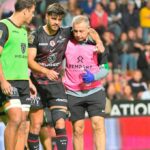 Romain Ntamack sort sur blessure face à Clermont épaulé par son frère